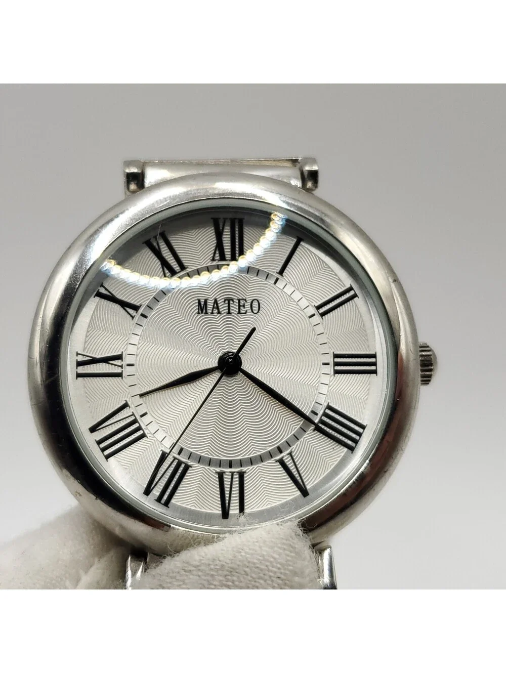 Mateo Silver Tone 38mm Quartz Women Watch New Battery White Leather Band